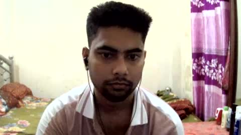Snapshot of birbikrom104 chatting on 06/18/26, 03:40 birbikrom104 online show from 06/18/26, 03:40