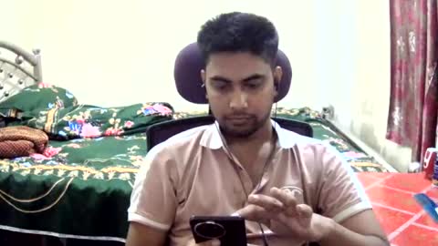 Snapshot of birbikrom104 chatting on 07/11/26, 06:32 birbikrom104 online show from 07/11/26, 06:32