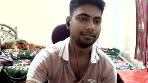 Snapshot of birbikrom104 chatting on 07/13/26, 07:44 birbikrom104 online show from 07/13/26, 07:44