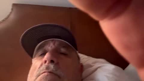 Snapshot of bird70 chatting on 11/15/25, 05:42 spunday online show from 11/15/25, 05:42