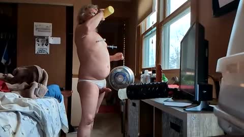 Snapshot of biroserg22 chatting on 02/26/25, 05:39 Huh online show from 02/26/25, 05:39