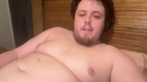 Snapshot of bisexualchubbyboy chatting on 03/04/25, 05:32 james online show from 03/04/25, 05:32