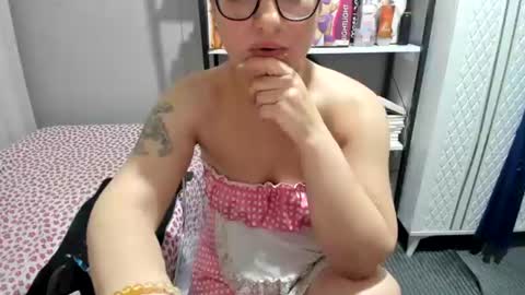 bisex woman online show from 07/24/26, 08:29