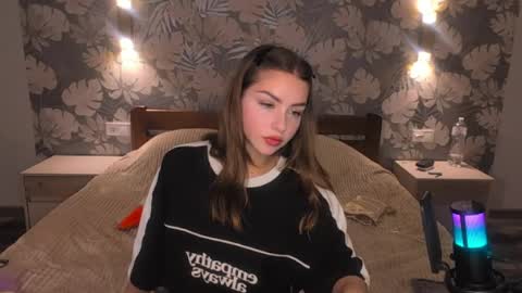 Snapshot of bitter__peach chatting on 05/19/26, 04:57 Margo online show from 05/19/26, 04:57