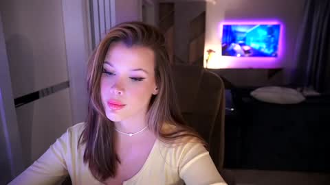 Ann Braslowsky online show from 12/01/25, 01:10