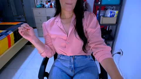 Snapshot of bittermomxxx chatting on 05/27/26, 04:37 bittermomxxx online show from 05/27/26, 04:37