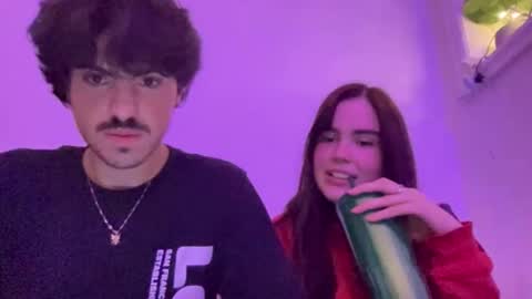 Snapshot of bkws985 chatting on 10/19/25, 12:00 bkws985 online show from 10/19/25, 12:00