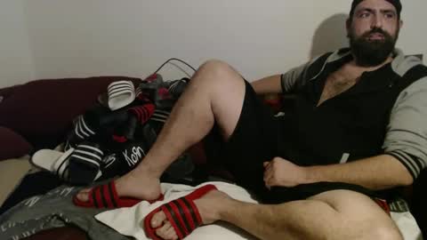 Snapshot of black_beard_slides chatting on 11/04/25, 12:32 black_beard_slides online show from 11/04/25, 12:32