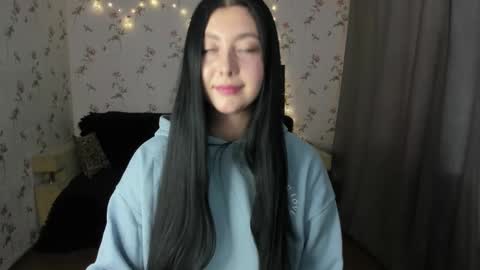 Snapshot of black_berry_bla_ck chatting on 09/21/25, 10:06 black_berry_bla_ck online show from 09/21/25, 10:06