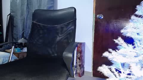 Snapshot of black_diamond_t chatting on 12/20/24, 01:47 Black Diamond online show from 12/20/24, 01:47