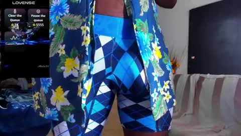 Snapshot of black_diamond_t chatting on 10/11/25, 01:42 Black Diamond online show from 10/11/25, 01:42