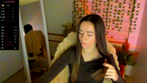  Black Kittie    Wednesday - 1300 - 1900 GMT help me get 100 thumbs up online show from 09/28/25, 06:52