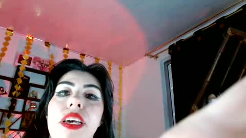 Snapshot of black_lady_05 chatting on 03/04/25, 11:00 millie online show from 03/04/25, 11:00