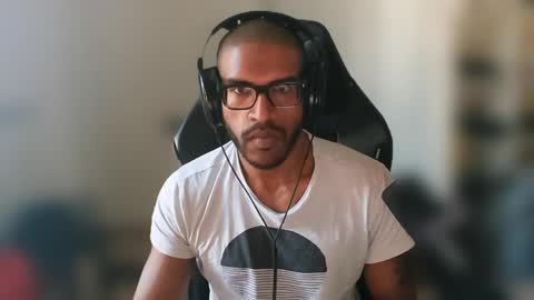 Snapshot of black_lollipop chatting on 04/20/26, 09:12 Master online show from 04/20/26, 09:12