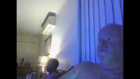 Snapshot of black_n_white4 chatting on 03/01/25, 09:51 black_n_white4 online show from 03/01/25, 09:51