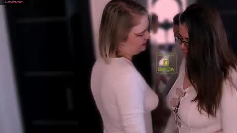 Sasha and Bella online show from 03/18/26, 06:27