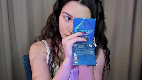 Snapshot of black_pant3r chatting on 01/05/25, 02:38 Mon Mon online show from 01/05/25, 02:38