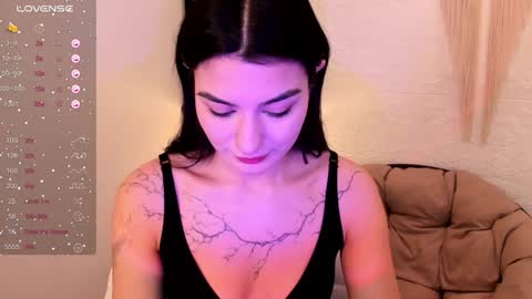 Snapshot of black_pant3r chatting on 01/17/25, 02:39 Mon Mon online show from 01/17/25, 02:39