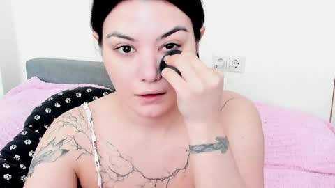 Mon Mon online show from 04/18/26, 02:37