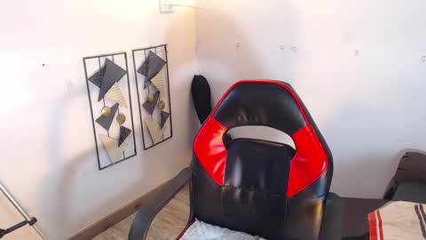 Snapshot of black_raiden chatting on 10/27/25, 08:57 black raiden online show from 10/27/25, 08:57