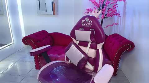 Rousse  online show from 11/16/25, 03:39