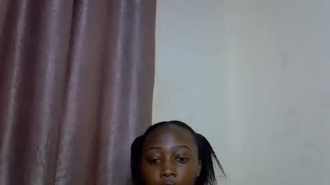 Snapshot of black_rosey chatting on 10/29/25, 10:06 veraa online show from 10/29/25, 10:06