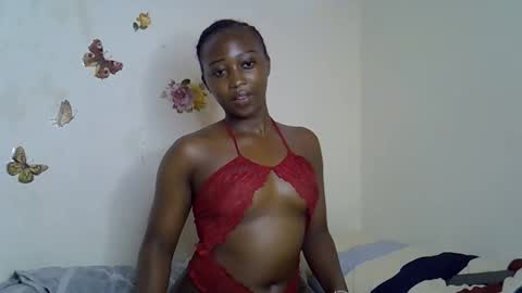 Snapshot of black_rosey chatting on 11/21/25, 05:44 veraa online show from 11/21/25, 05:44