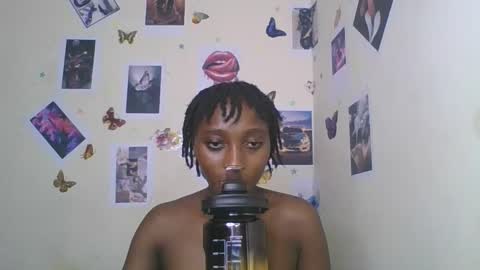 Snapshot of black_rosey chatting on 01/15/26, 01:26 veraa online show from 01/15/26, 01:26