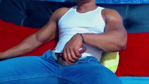 Snapshot of black_seus85 chatting on 12/12/24, 06:53 duglas online show from 12/12/24, 06:53