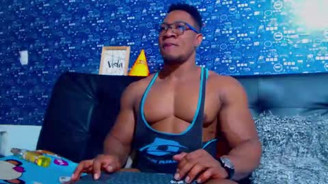 Snapshot of black_seus85 chatting on 10/26/25, 08:59 duglas online show from 10/26/25, 08:59