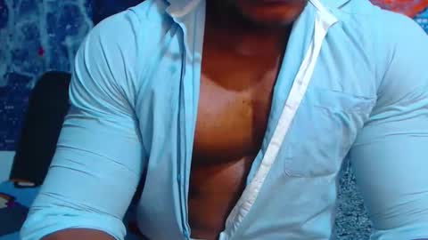 Snapshot of black_seus85 chatting on 10/30/25, 04:52 duglas online show from 10/30/25, 04:52