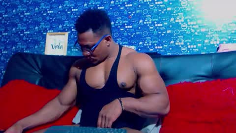 Snapshot of black_seus85 chatting on 12/02/25, 06:25 duglas online show from 12/02/25, 06:25