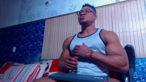 duglas online show from 04/01/26, 06:49