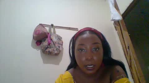 Dee online show from 06/16/26, 07:11