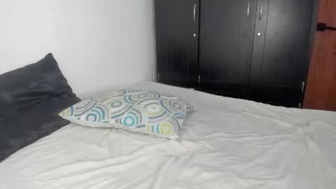 blackandwhite1_ online show from 12/22/25, 01:19