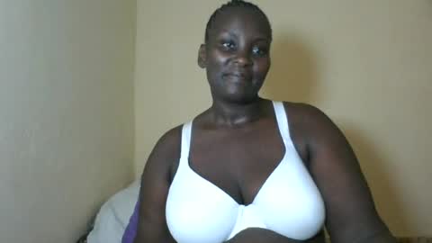 Snapshot of blackbeauty002 chatting on 06/15/26, 09:00 PACIFICA online show from 06/15/26, 09:00
