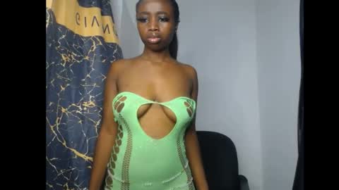 lela online show from 04/25/26, 06:05