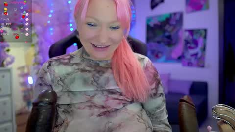 Snapshot of blackedbarbie chatting on 02/13/25, 10:33 Alice online show from 02/13/25, 10:33