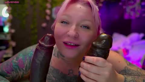 Snapshot of blackedbarbie chatting on 09/16/25, 09:05 Alice online show from 09/16/25, 09:05