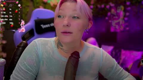 Snapshot of blackedbarbie chatting on 09/18/25, 06:43 Alice online show from 09/18/25, 06:43