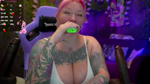 Snapshot of blackedbarbie chatting on 10/09/25, 07:12 Alice online show from 10/09/25, 07:12