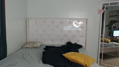 Cleo online show from 10/12/25, 06:45