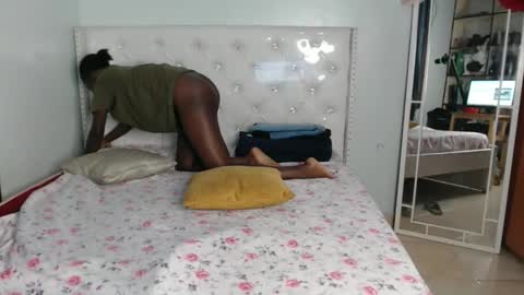 Cleo online show from 10/16/25, 01:28