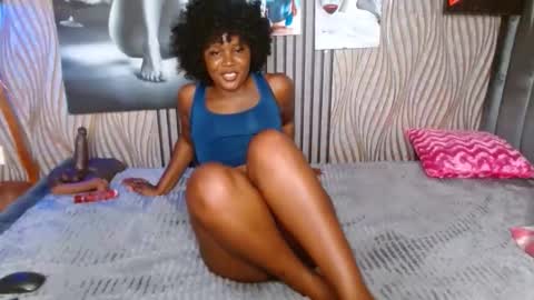 Snapshot of blackmellanin_ chatting on 04/25/26, 12:46 Smiley sylivia online show from 04/25/26, 12:46