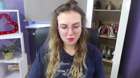 Z O E Y online show from 12/31/24, 09:31