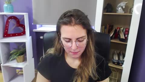 Z O E Y online show from 02/17/25, 10:07