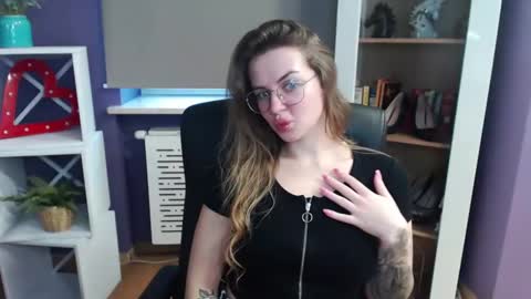 Z O E Y online show from 02/21/25, 07:34