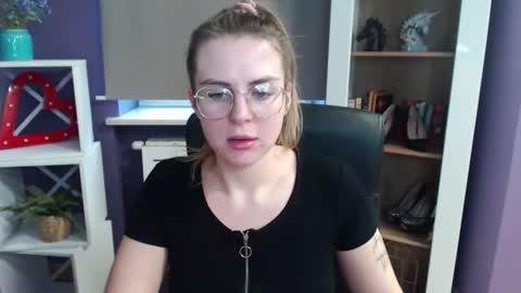 Z O E Y online show from 02/21/25, 01:55