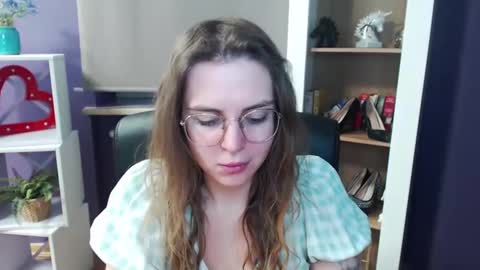 Z O E Y online show from 02/25/25, 05:41