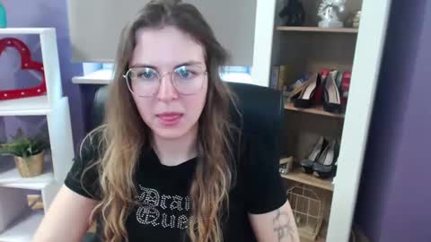 Z O E Y online show from 03/03/25, 08:49